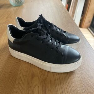 Kurt Geiger black and white womens leather sneakers sz 7.5